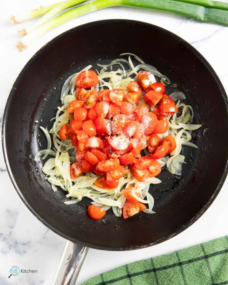 Scrambled Eggs with Onions and Tomatoes | Billi's Kitchen