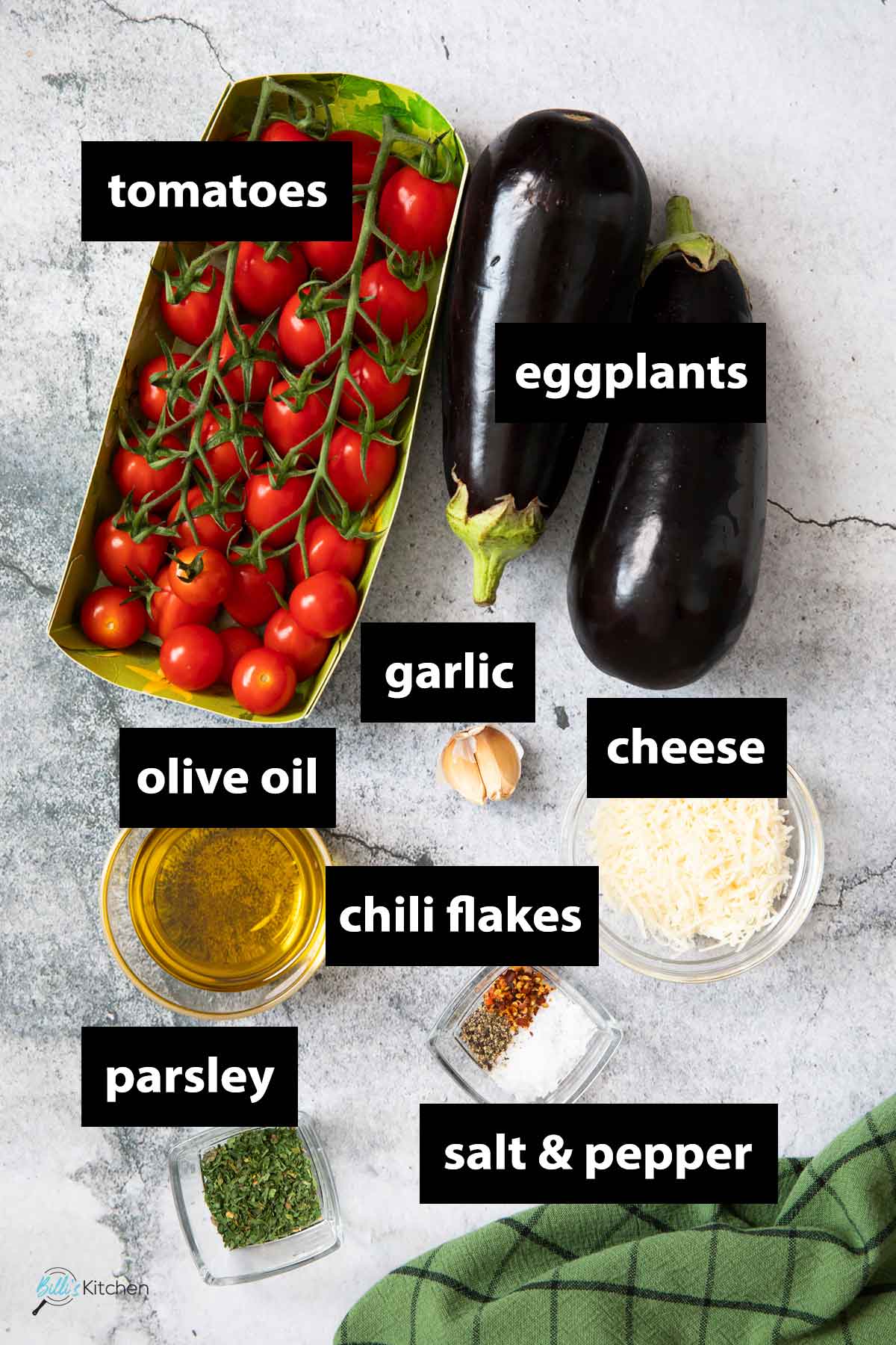All the ingredients you need to prepare roasted eggplant with tomatoes at home.